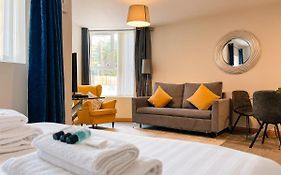 Broc House Suites